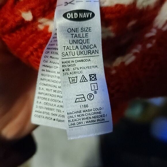 Old Navy Red & White Tribal Scarf & Hat Set - Picture 5 of 5